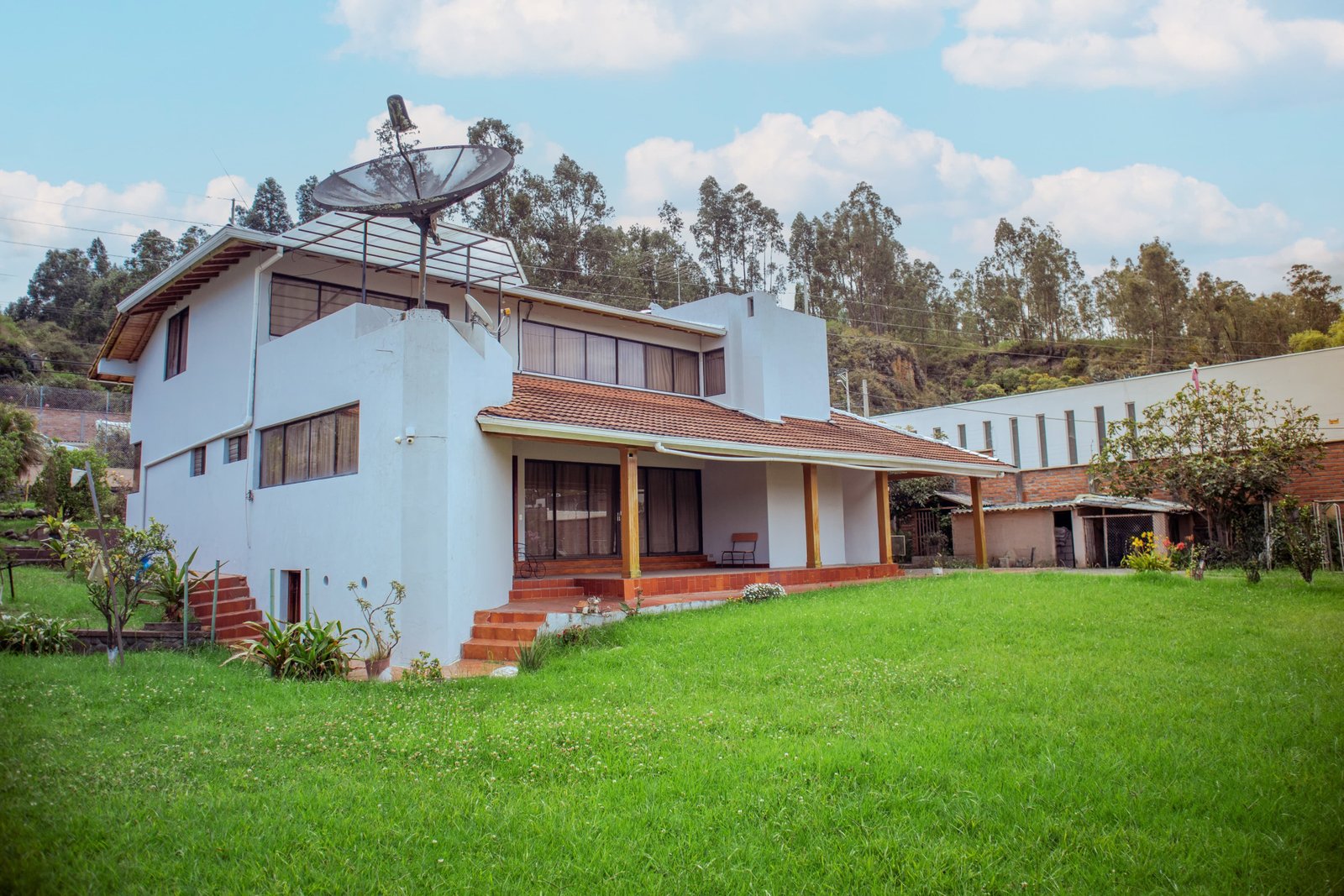 Amplia Villa en Renta, Sector Challuabamba, Cuenca